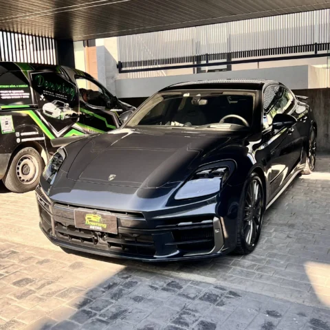 Porsche Panamera terminado tras el Detailing VIP de Downing Detail