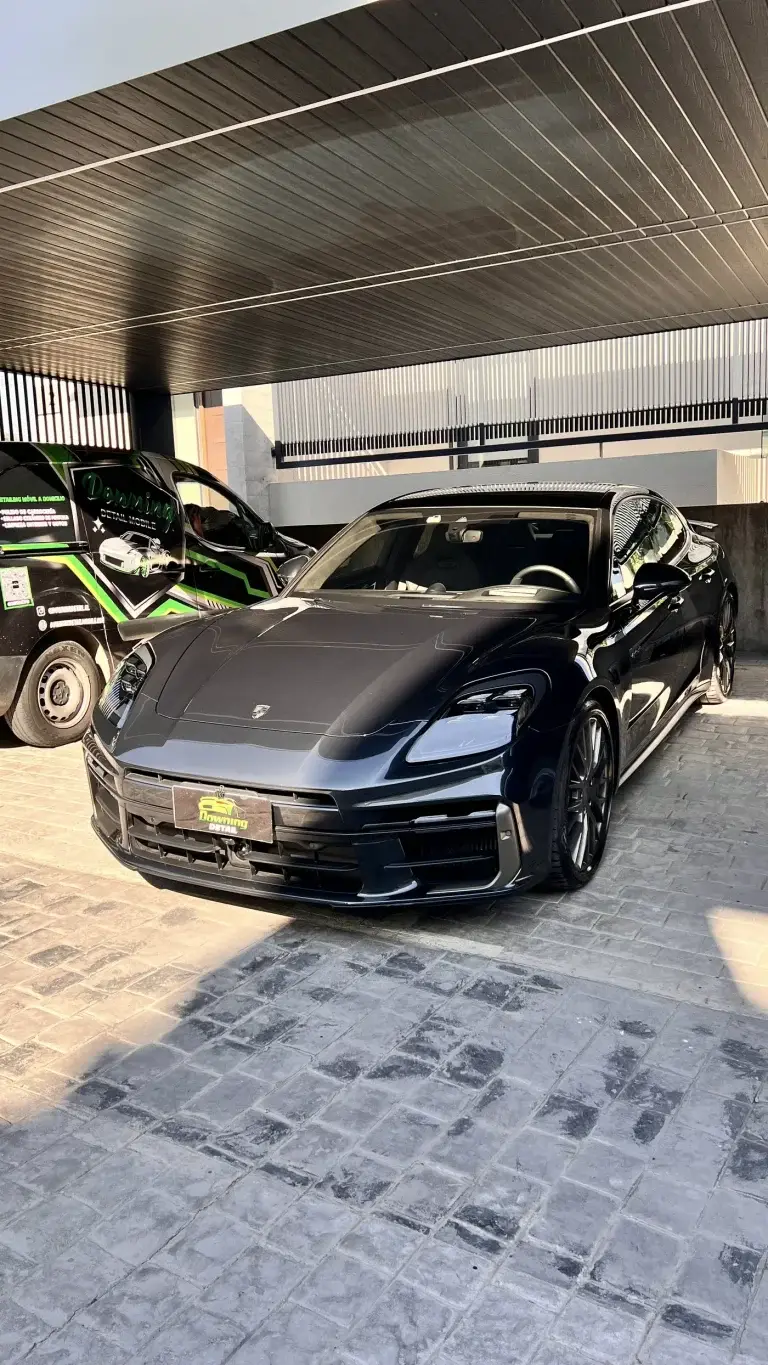 Porsche Panamera terminado tras el Detailing VIP de Downing Detail