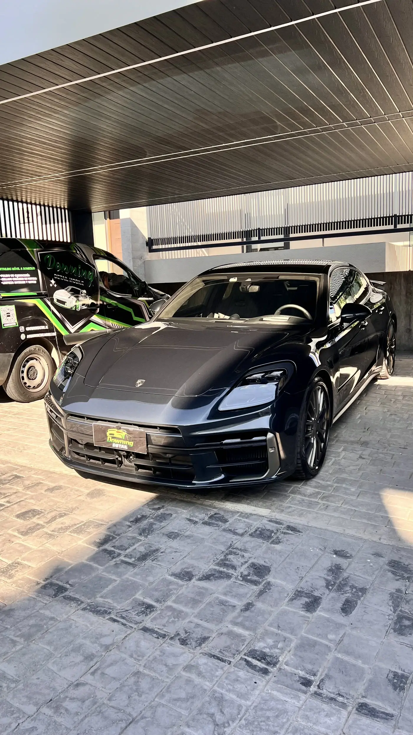 Porsche Panamera terminado tras el Detailing VIP de Downing Detail