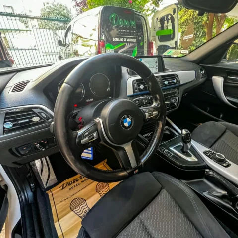 Interior de BMW terminado tras el Detailing Interior de Downing Detail