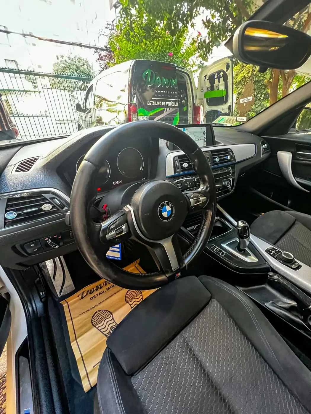 Interior de BMW terminado tras el Detailing Interior de Downing Detail